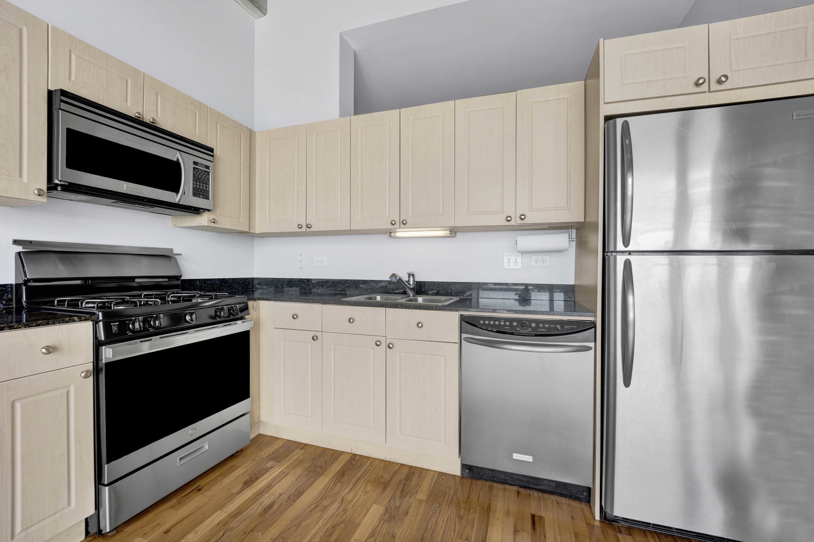 1620 S Michigan Avenue Unit: 1212