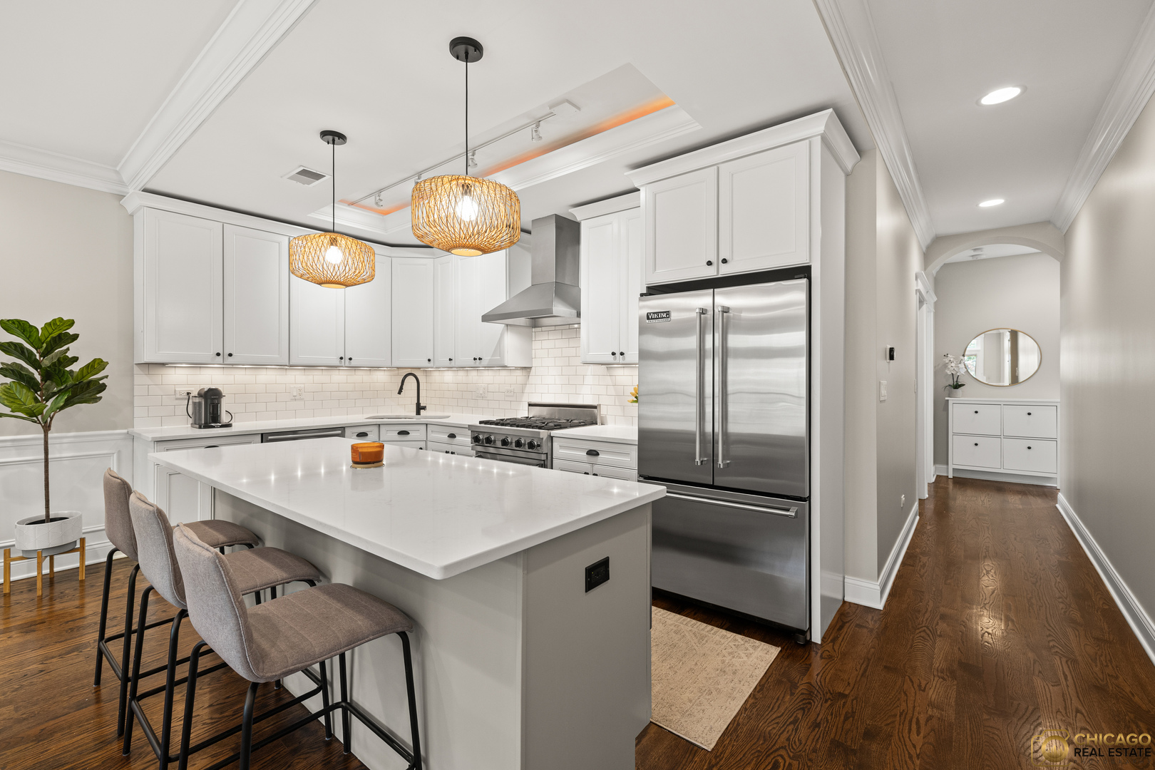 3822 N DAMEN Avenue Unit: 2