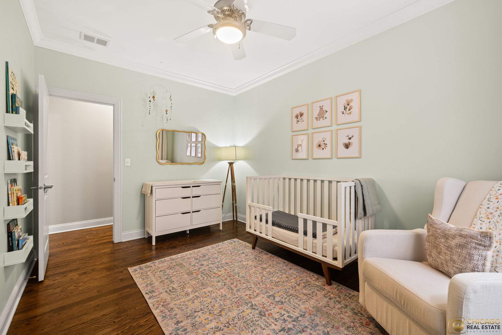 3822 N DAMEN Avenue Unit: 2