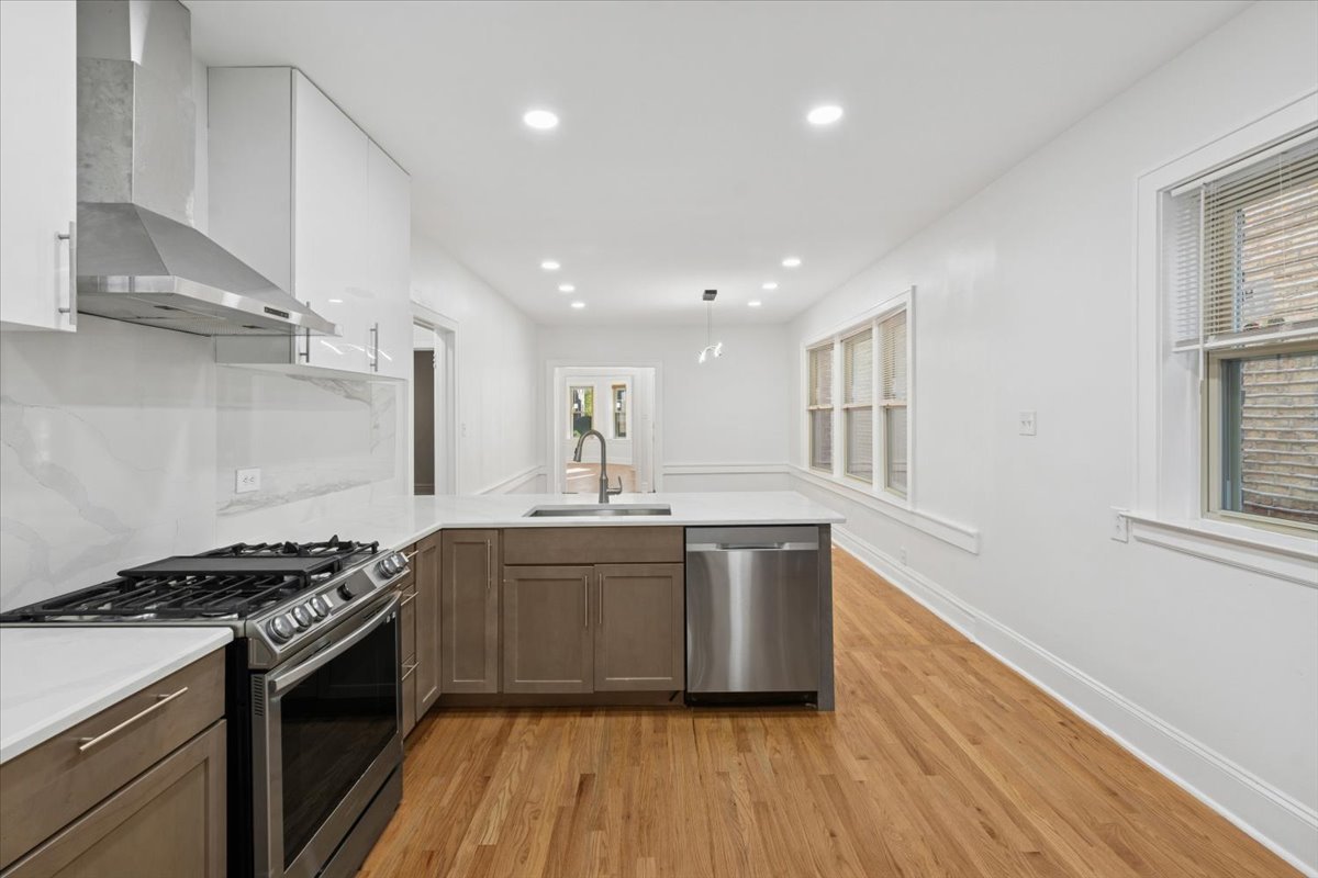 5412 N Kimball Avenue Unit: 1