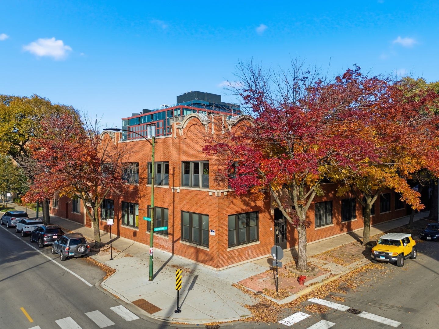 2435 N SHEFFIELD Avenue Unit: 11