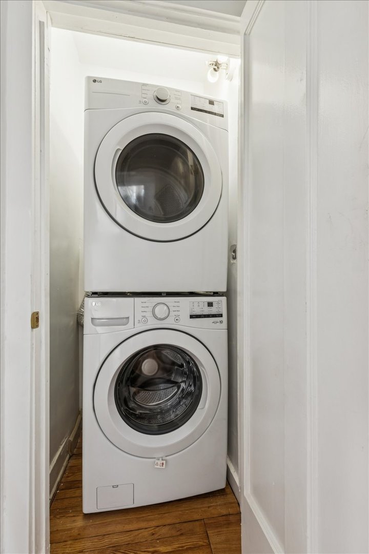 6724 N Campbell Avenue Unit: 1