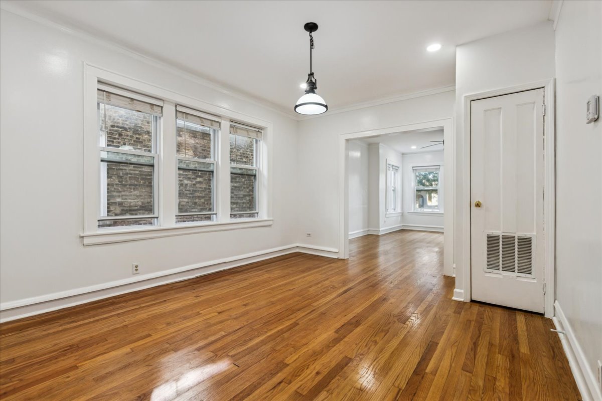 6724 N Campbell Avenue Unit: 1