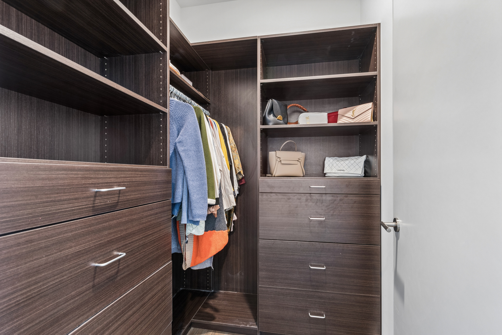 1648 W Division Street Unit: 307