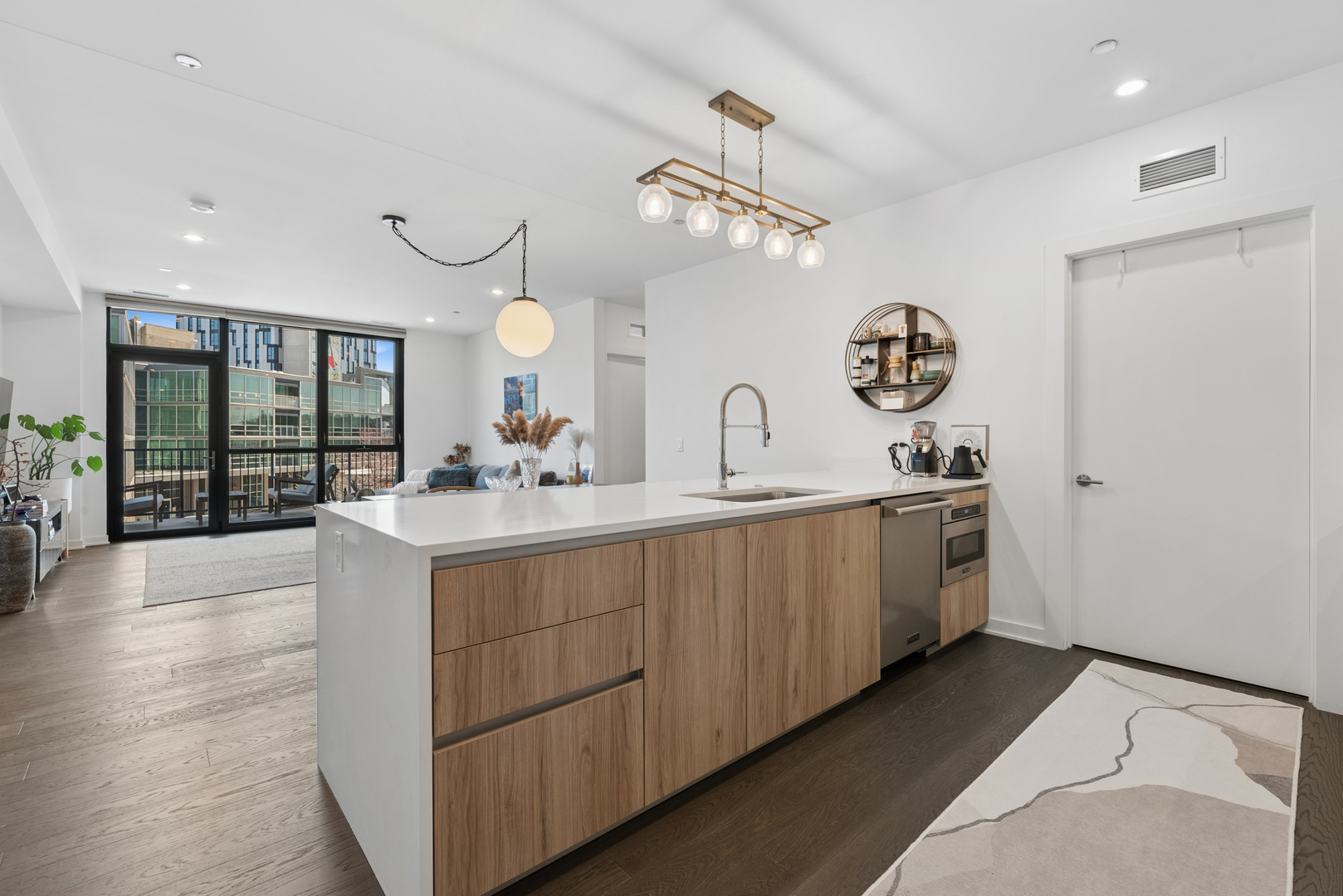 1648 W Division Street Unit: 307