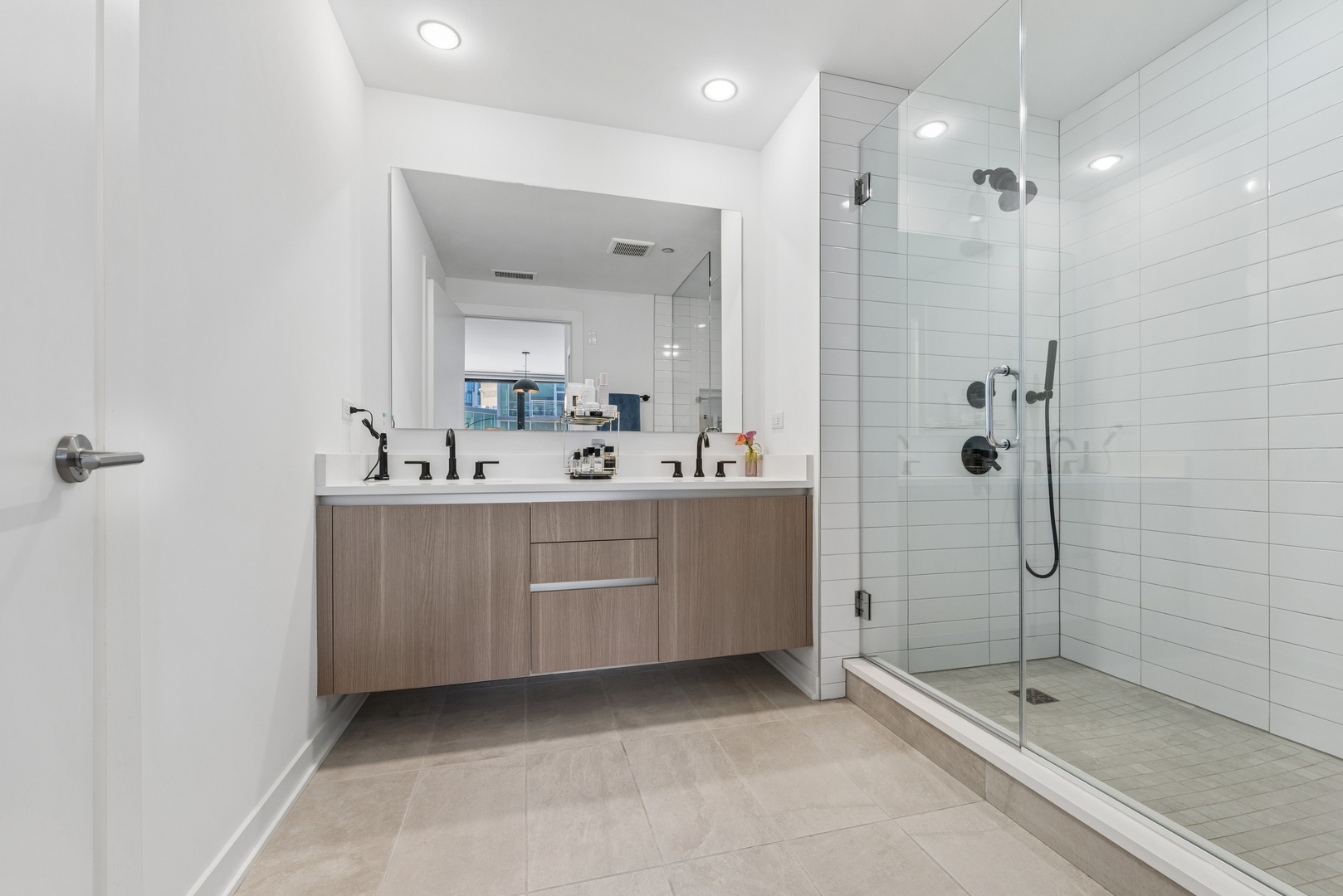 1648 W Division Street Unit: 307