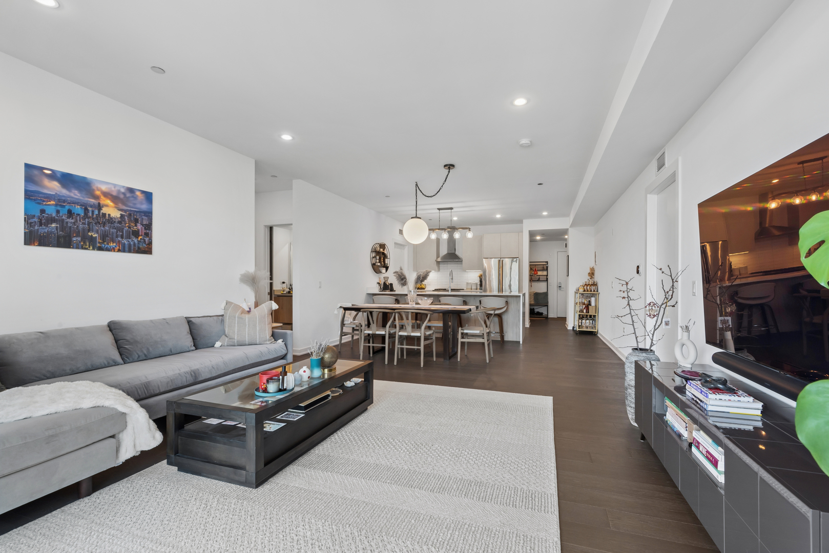 1648 W Division Street Unit: 307