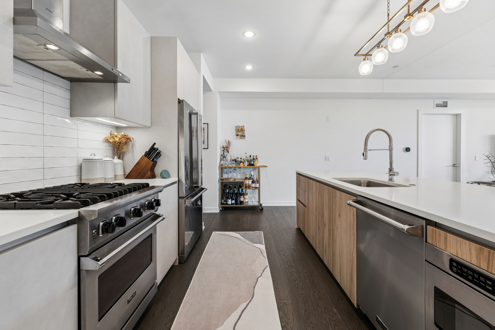1648 W Division Street Unit: 307