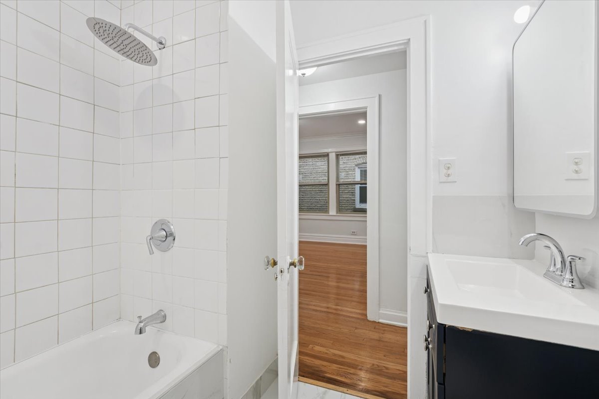 5412 N Kimball Avenue Unit: 2