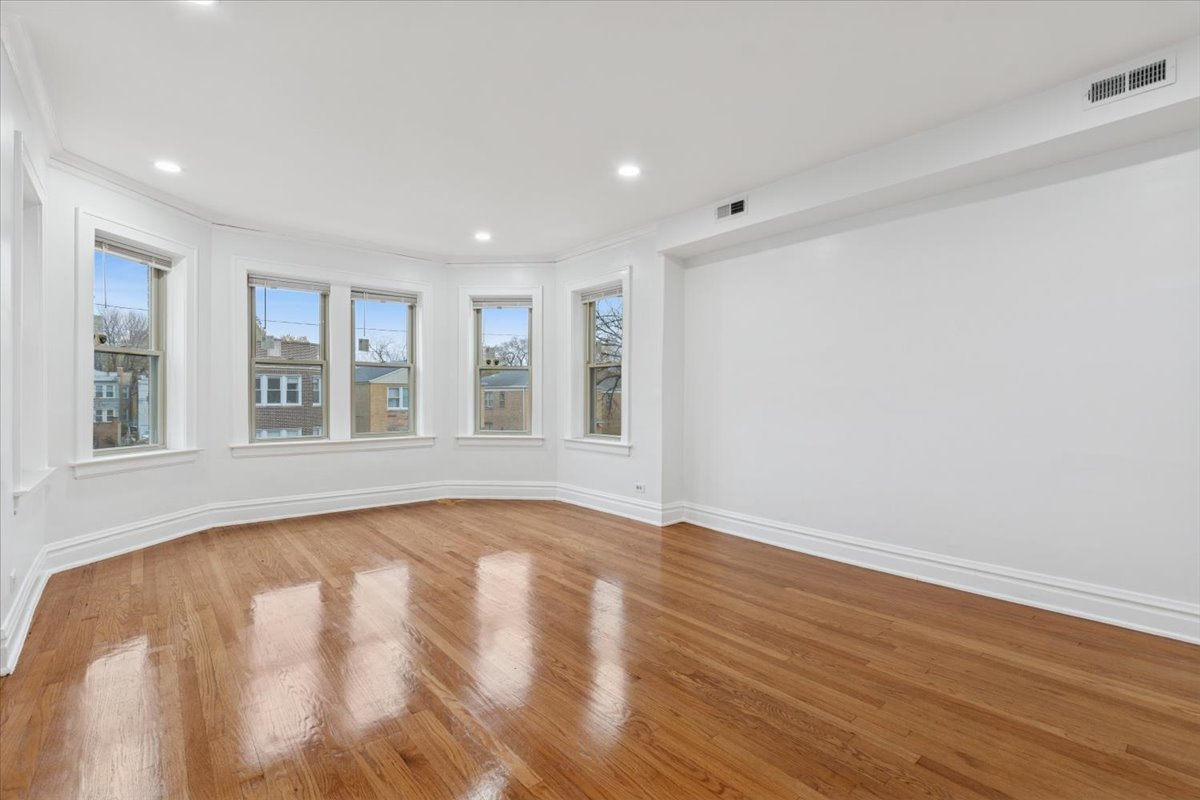 5412 N Kimball Avenue Unit: 2