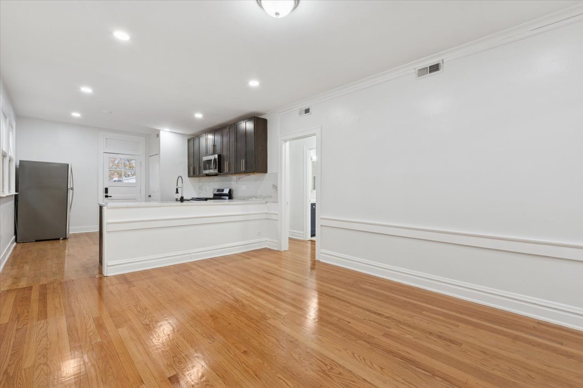 5412 N Kimball Avenue Unit: 2