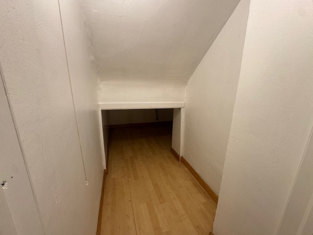 5618 N Artesian Avenue Unit: G