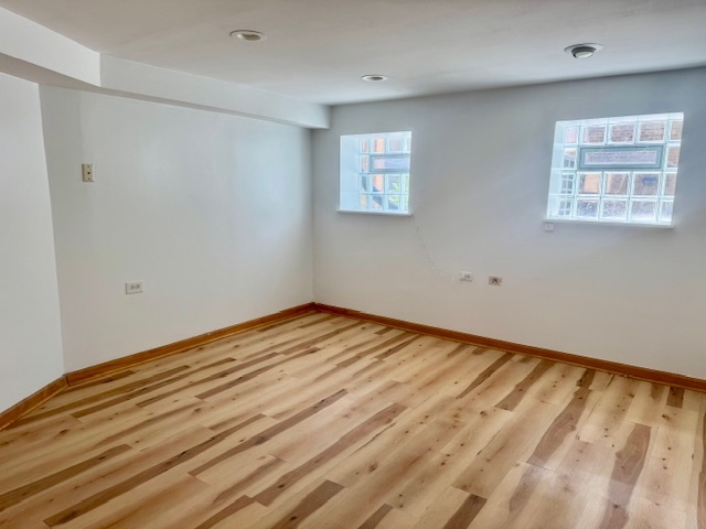 5618 N Artesian Avenue Unit: G