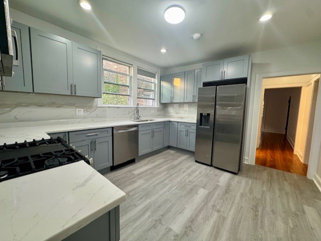 6724 N Campbell Avenue Unit: 2