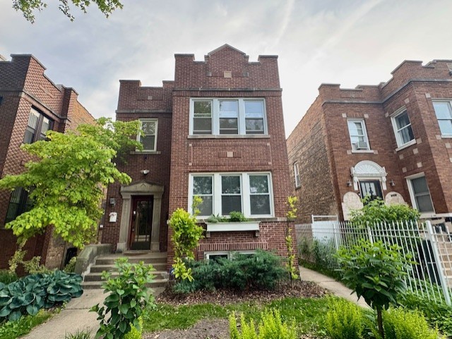 6724 N Campbell Avenue Unit: 2