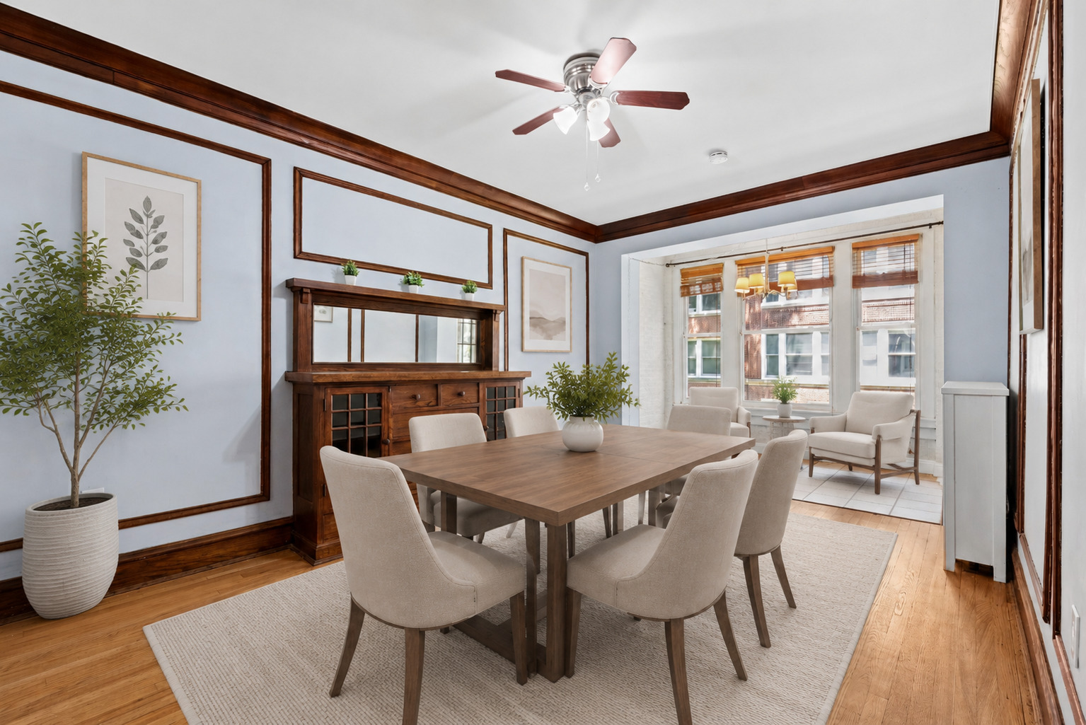 5470 S Woodlawn Avenue Unit: 1W