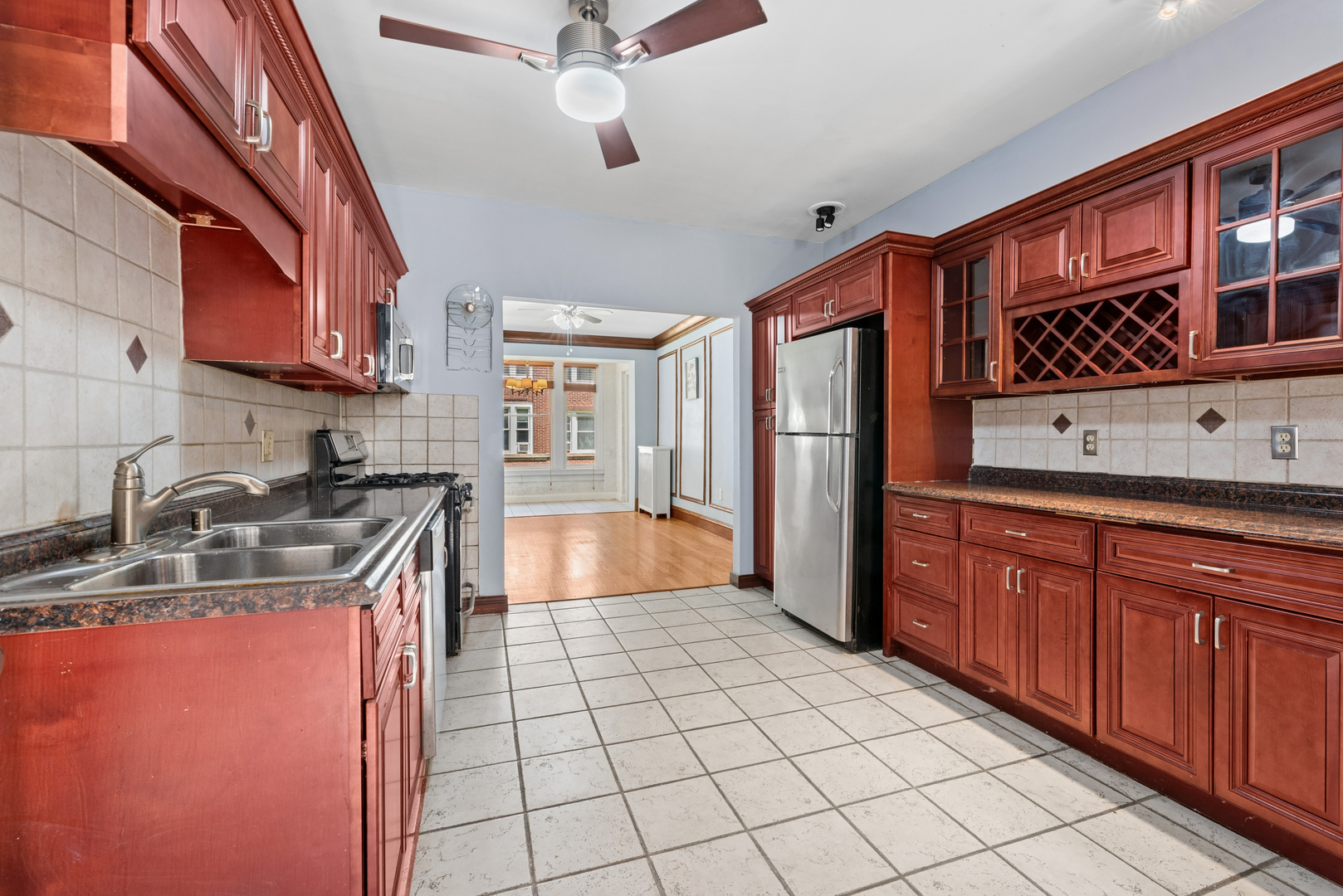 5470 S Woodlawn Avenue Unit: 1W