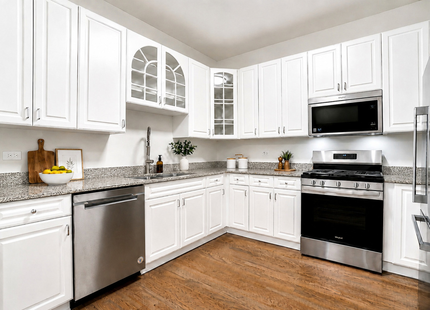1962 W LAWRENCE Avenue Unit: 303