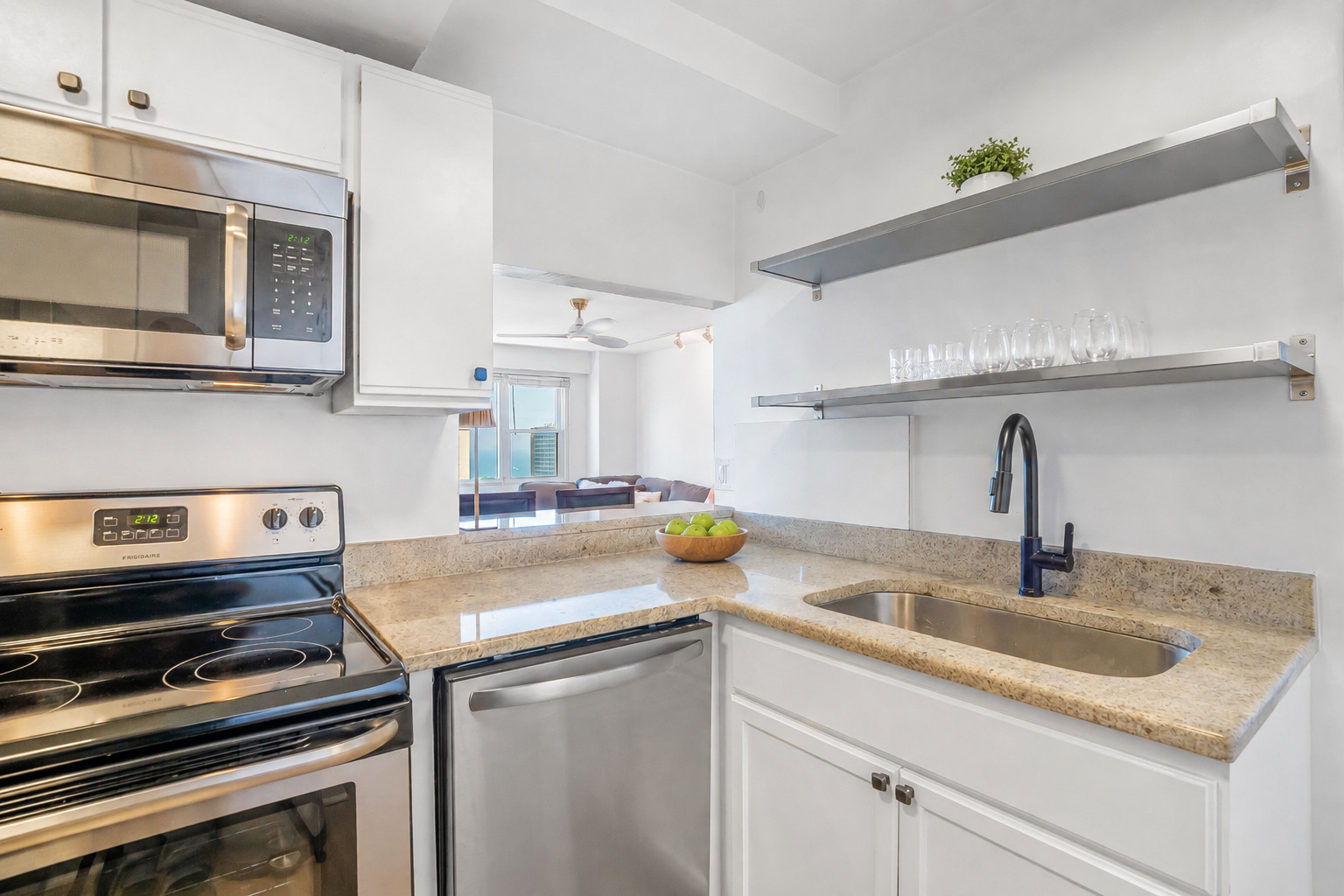 2909 N Sheridan Road Unit: 1702