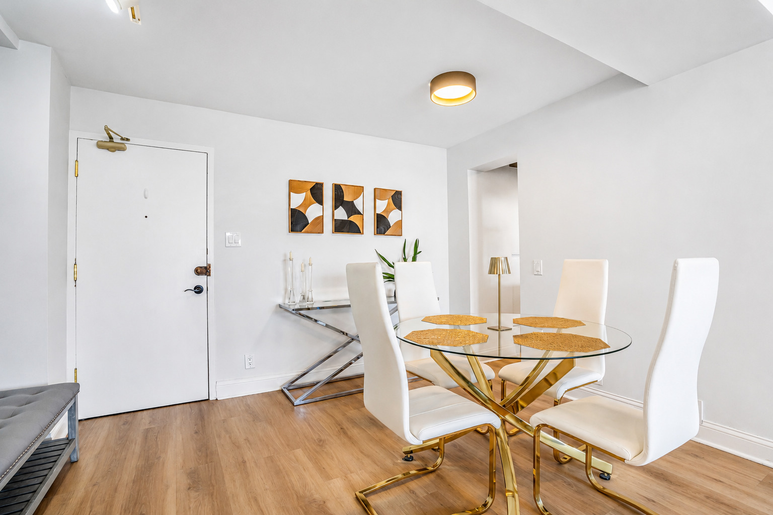 2909 N Sheridan Road Unit: 1702