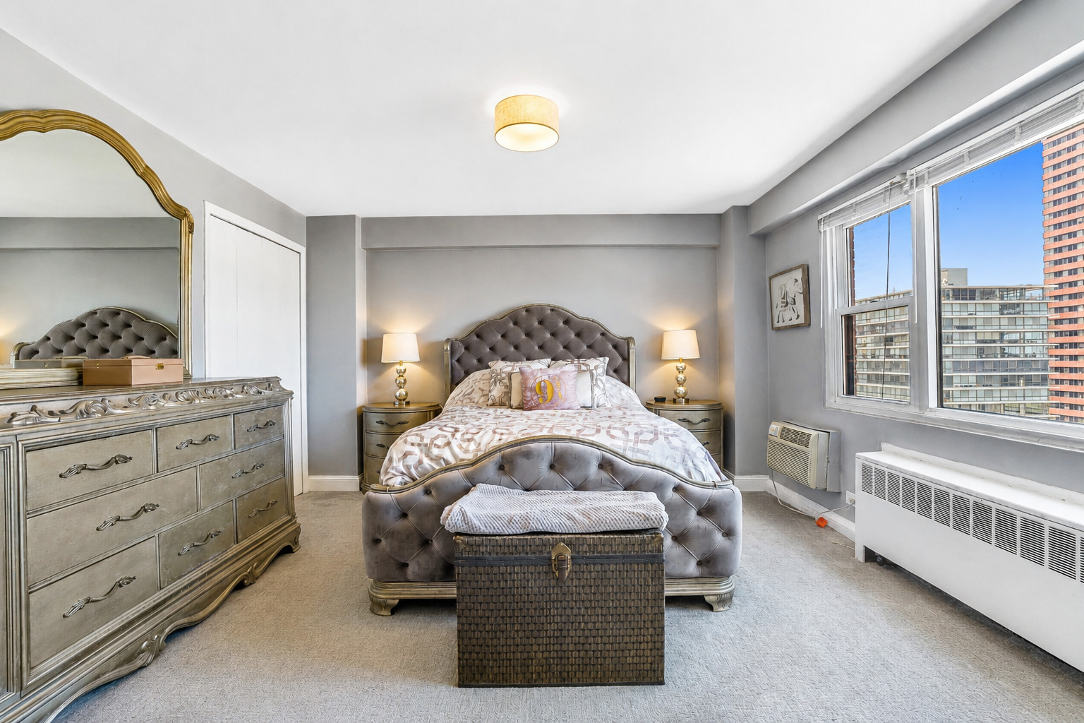 2909 N Sheridan Road Unit: 1702