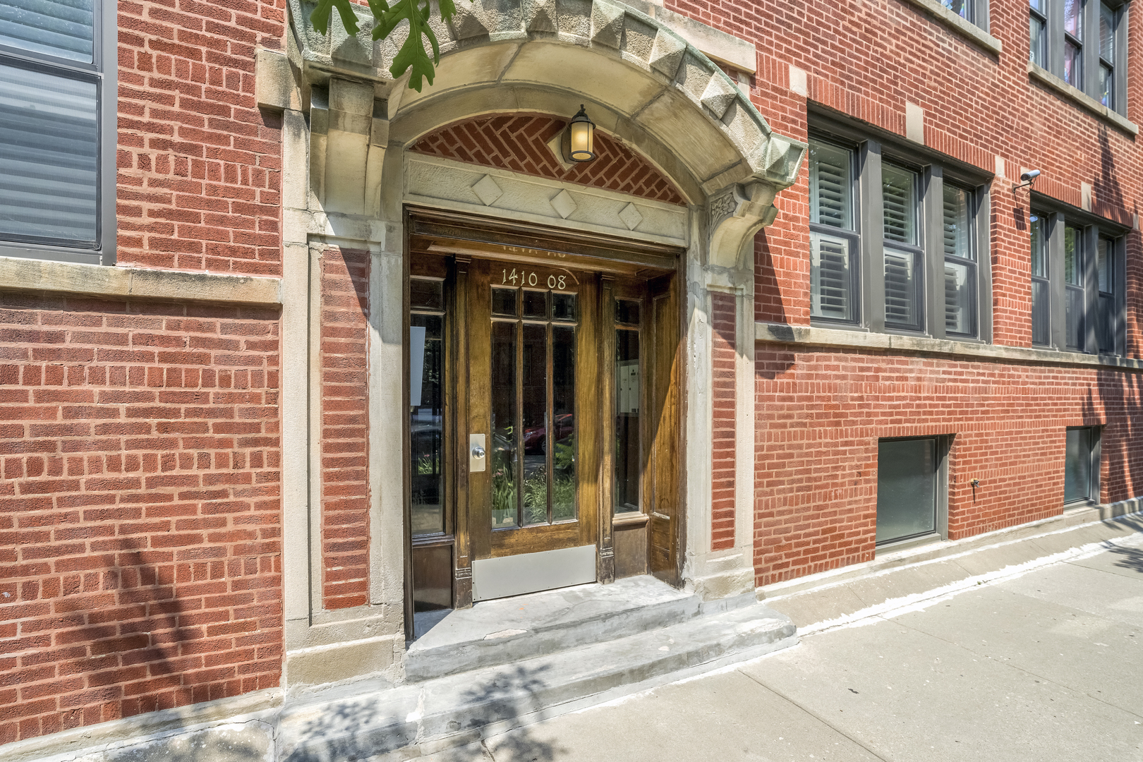 1408 W Catalpa Avenue Unit: 1