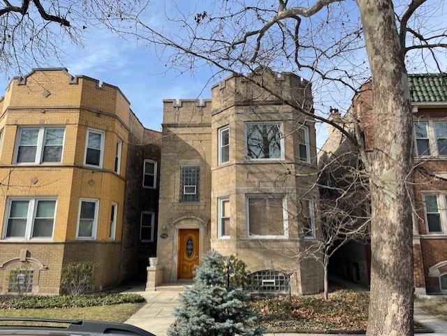 5618 N Artesian Avenue Unit: 1