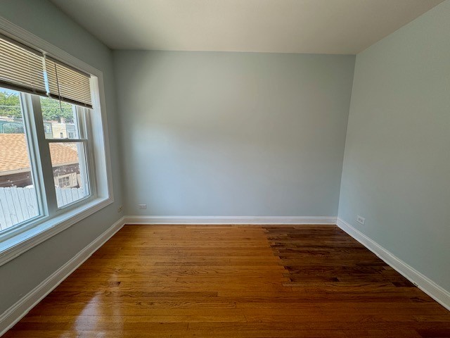 5618 N Artesian Avenue Unit: 1