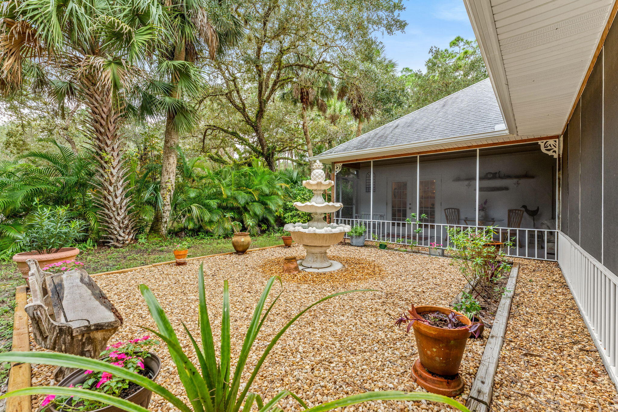 5800 Live Oak Avenue