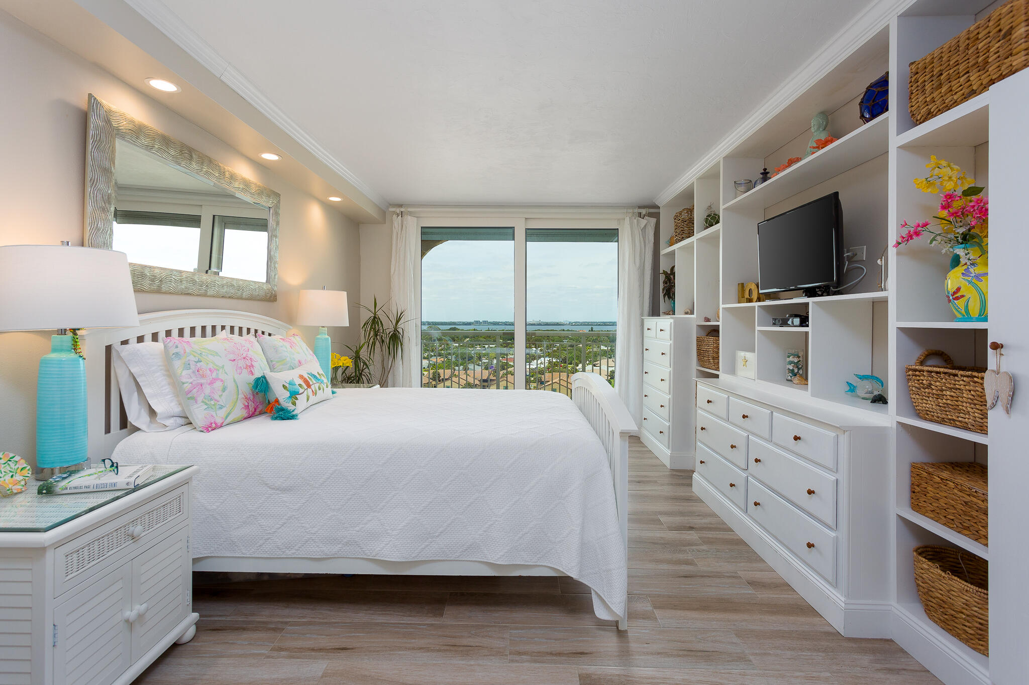 877 N Highway A1a, 1201