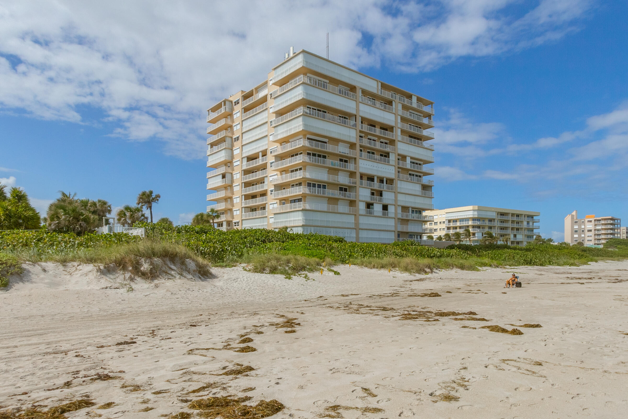 877 N Highway A1a, 1201