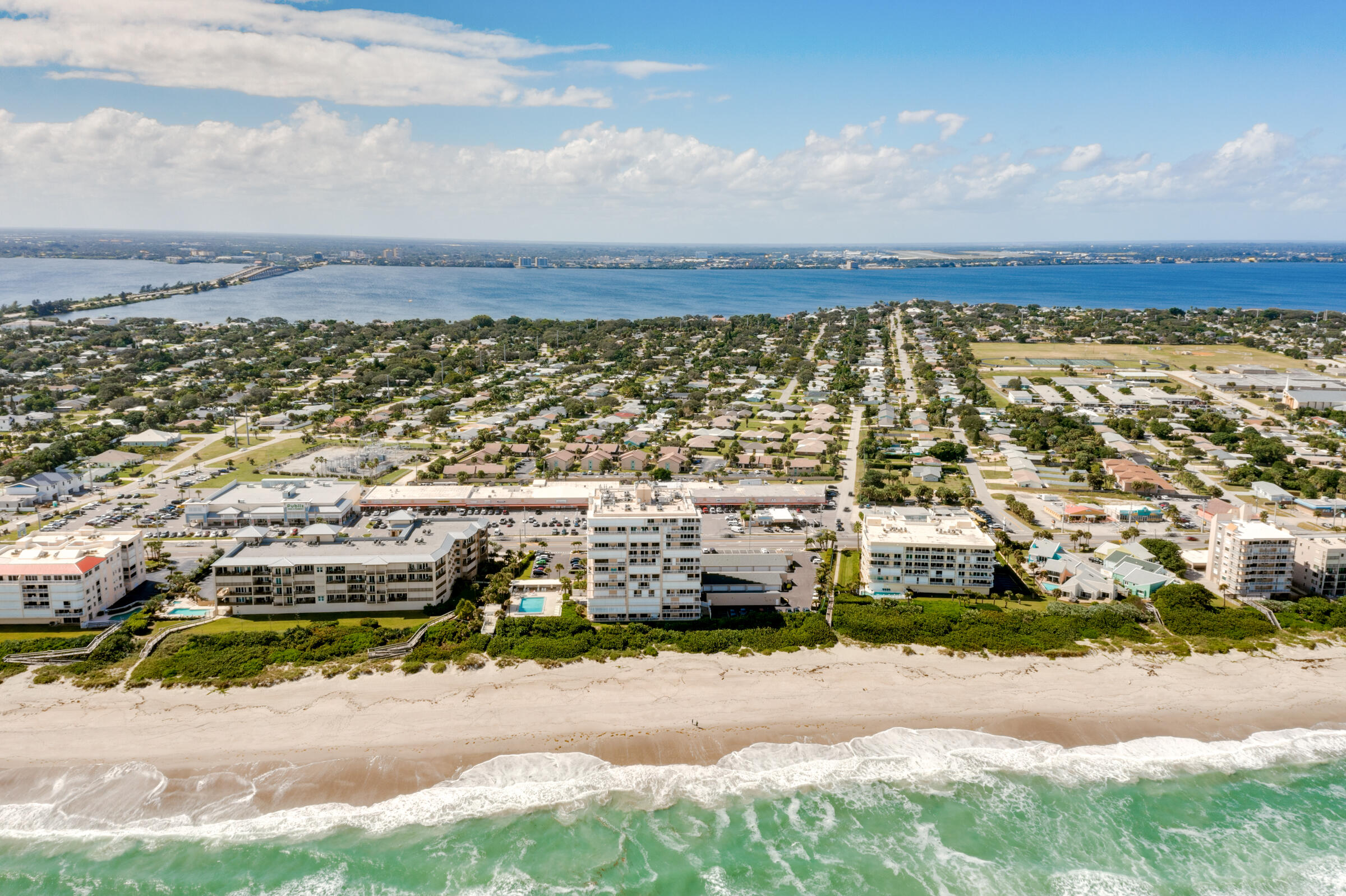 877 N Highway A1a, 1201