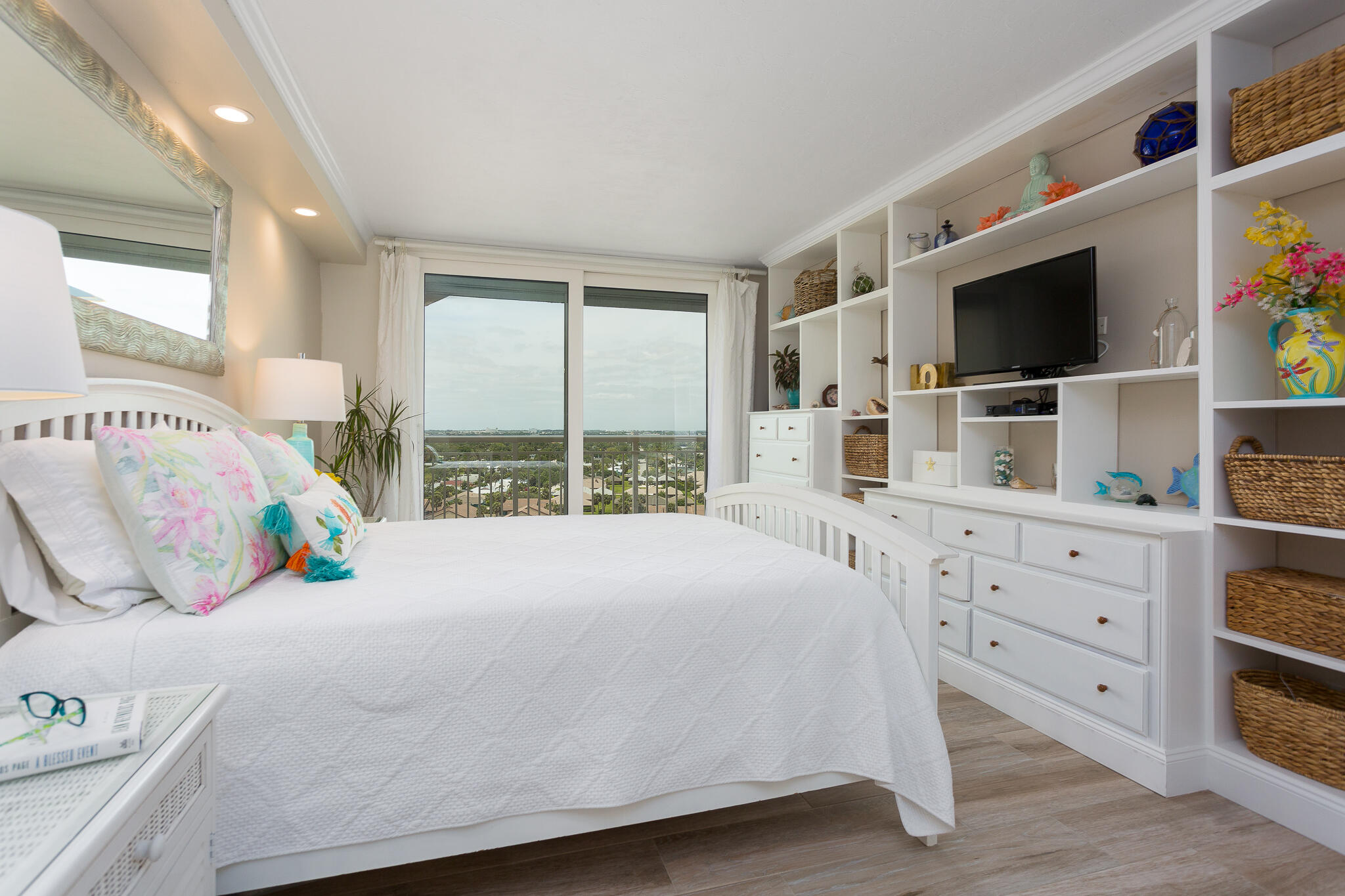 877 N Highway A1a, 1201