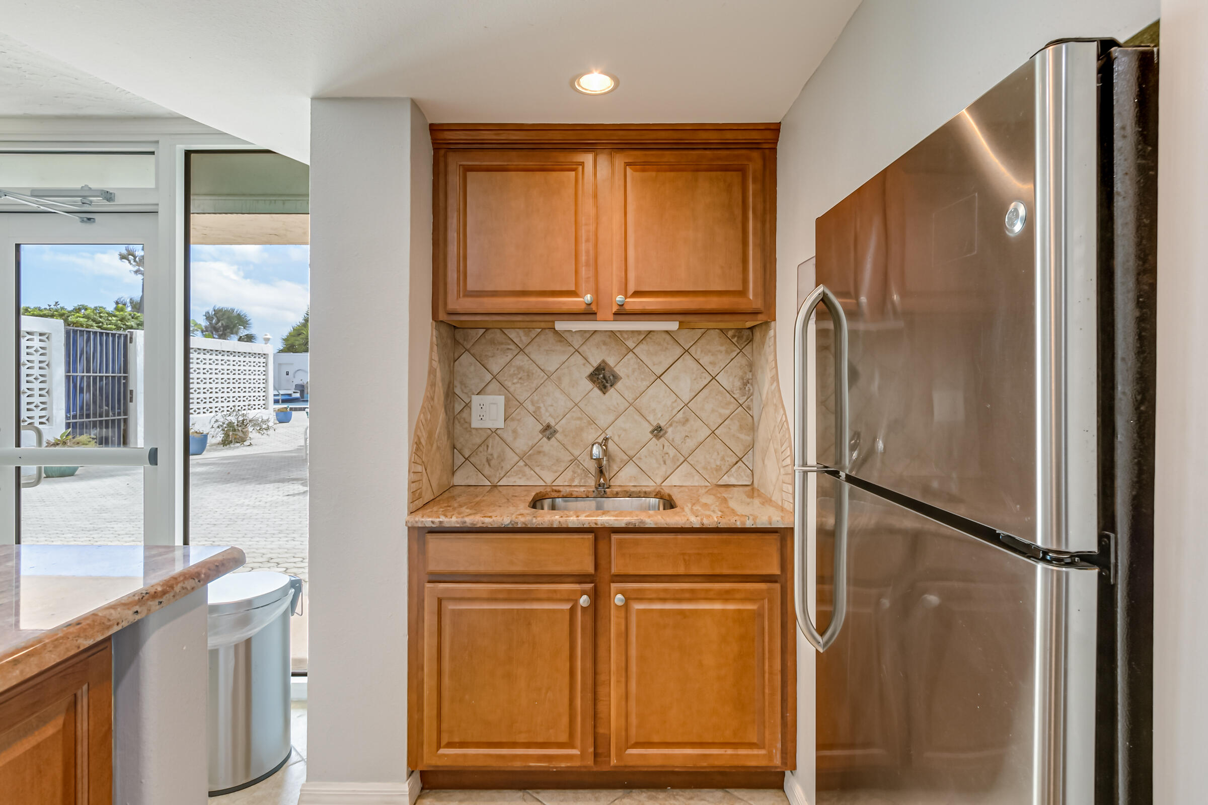 877 N Highway A1a, 1201