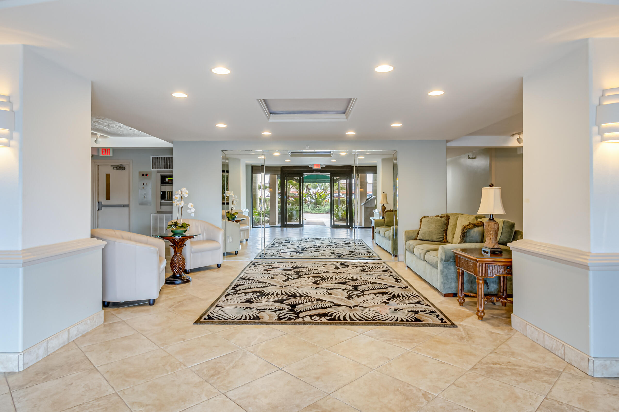 877 N Highway A1a, 1201