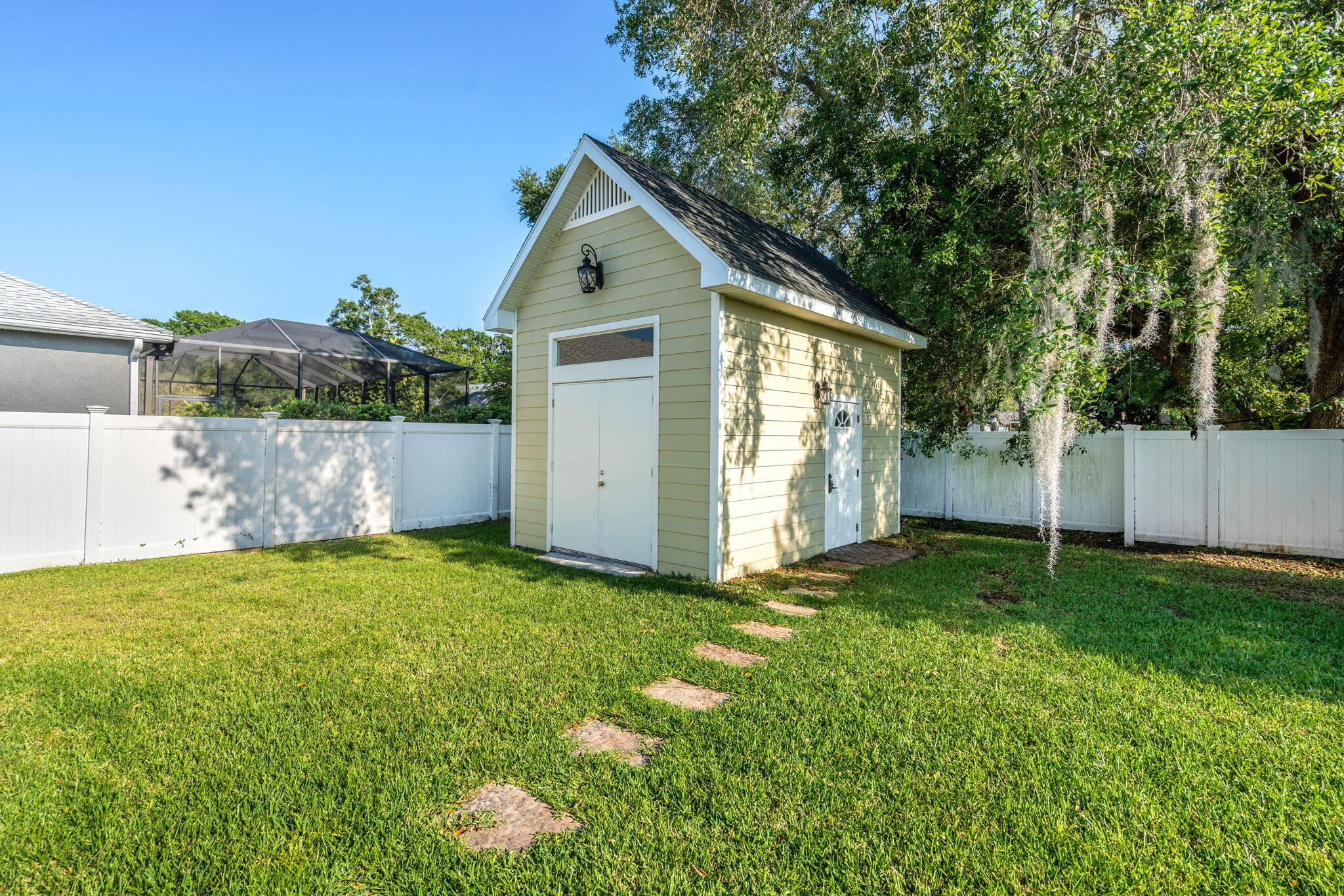 120 Via Catalano Court NE