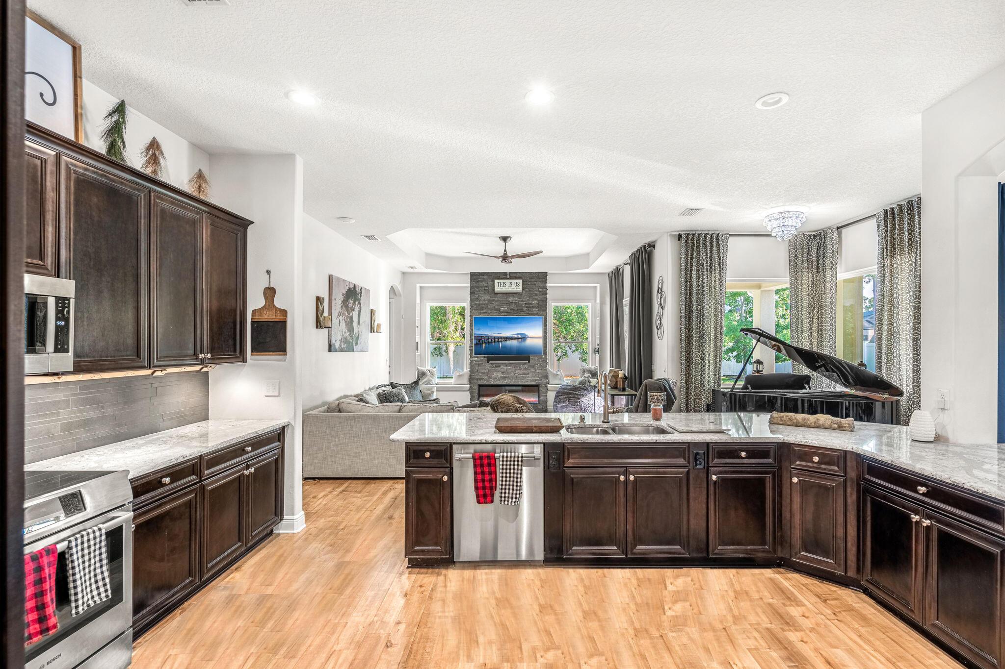 120 Via Catalano Court NE