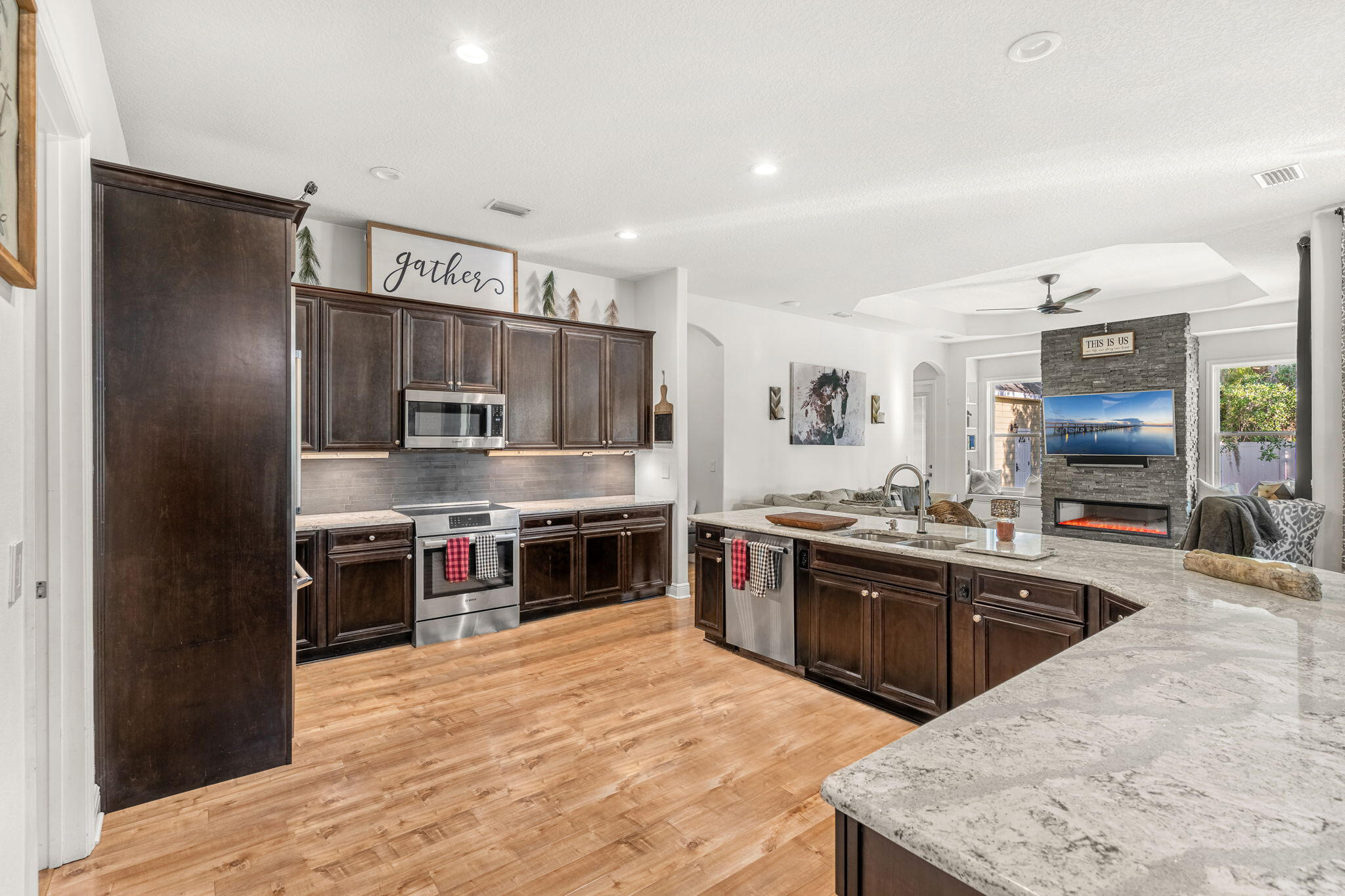 120 Via Catalano Court NE