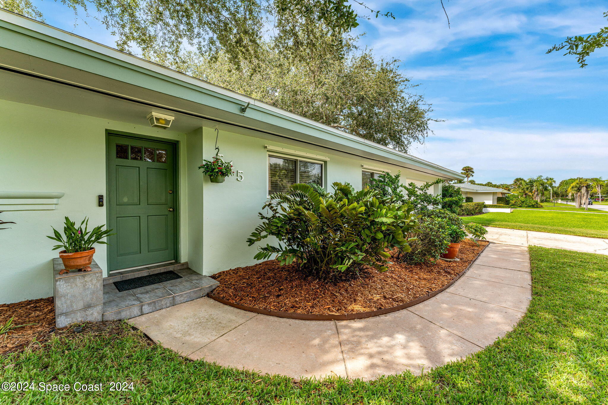 545 Seabreeze Drive