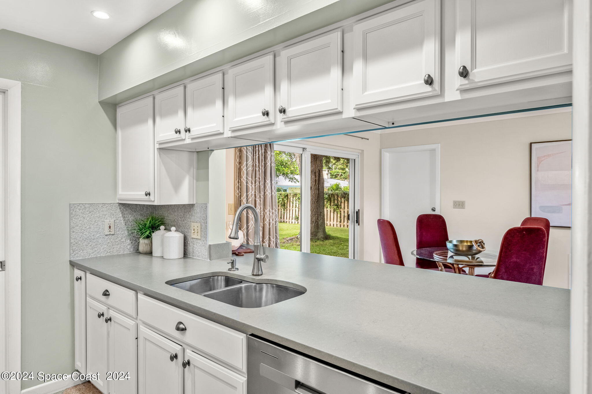 545 Seabreeze Drive