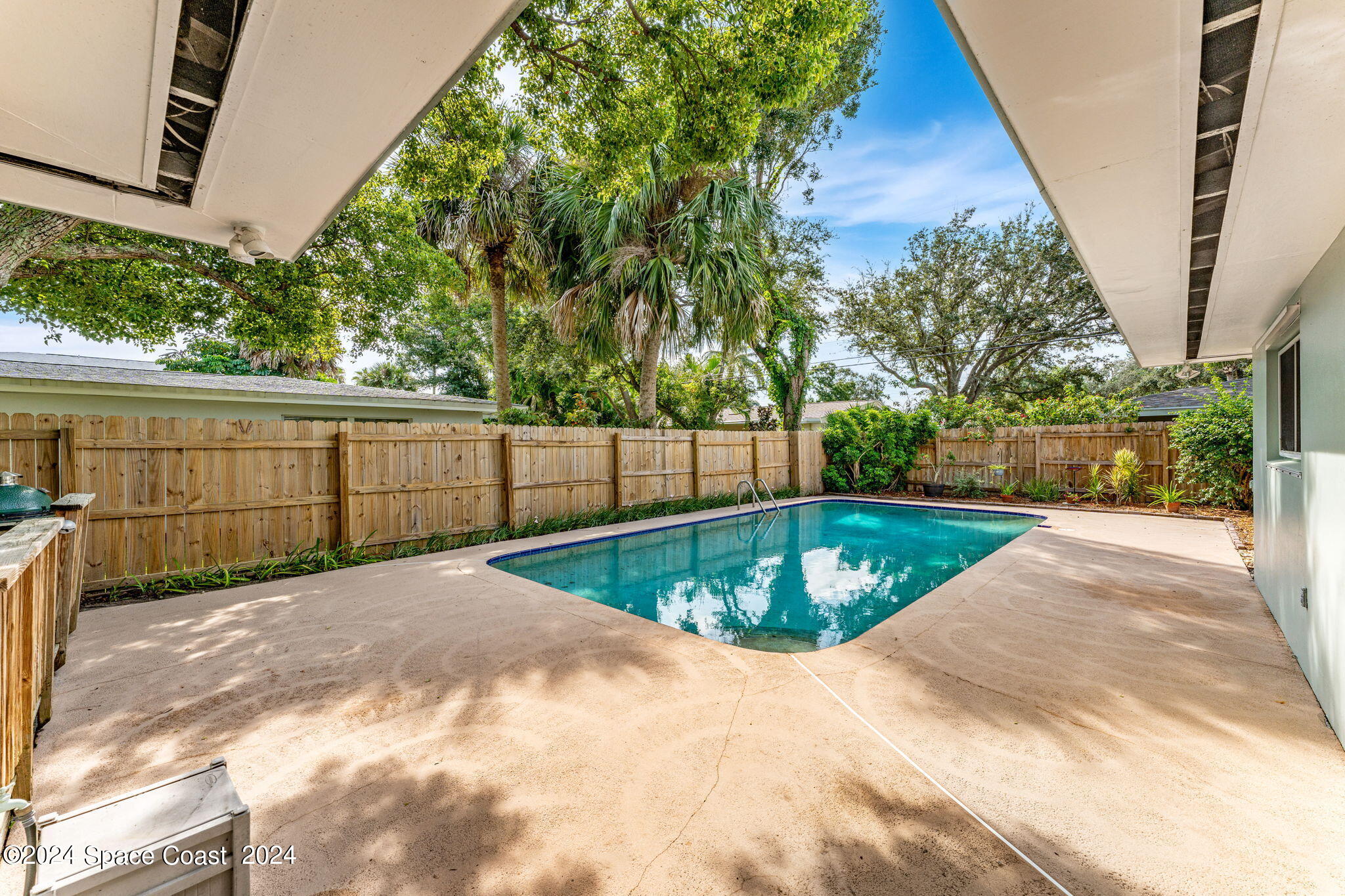 545 Seabreeze Drive