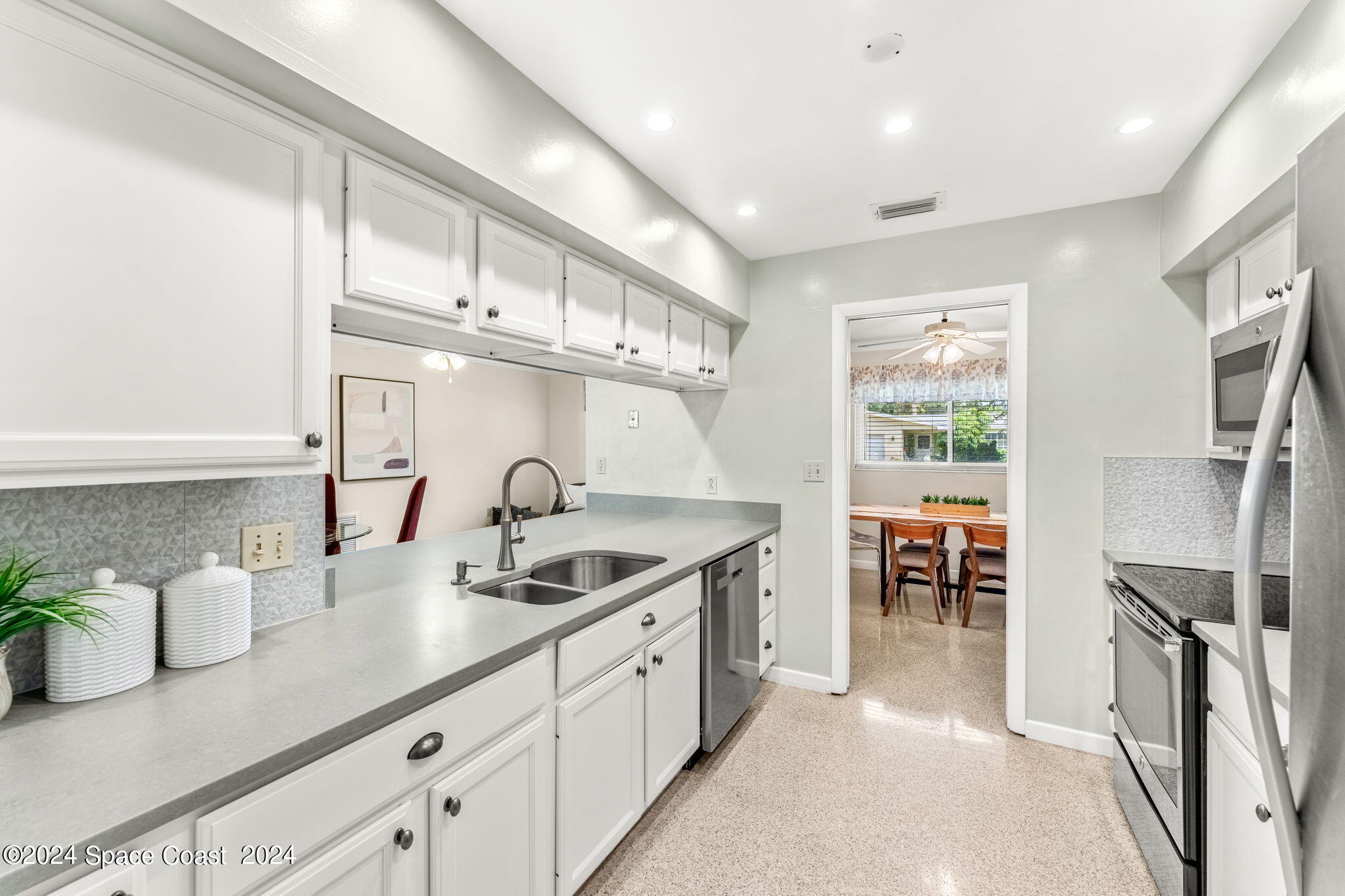 545 Seabreeze Drive
