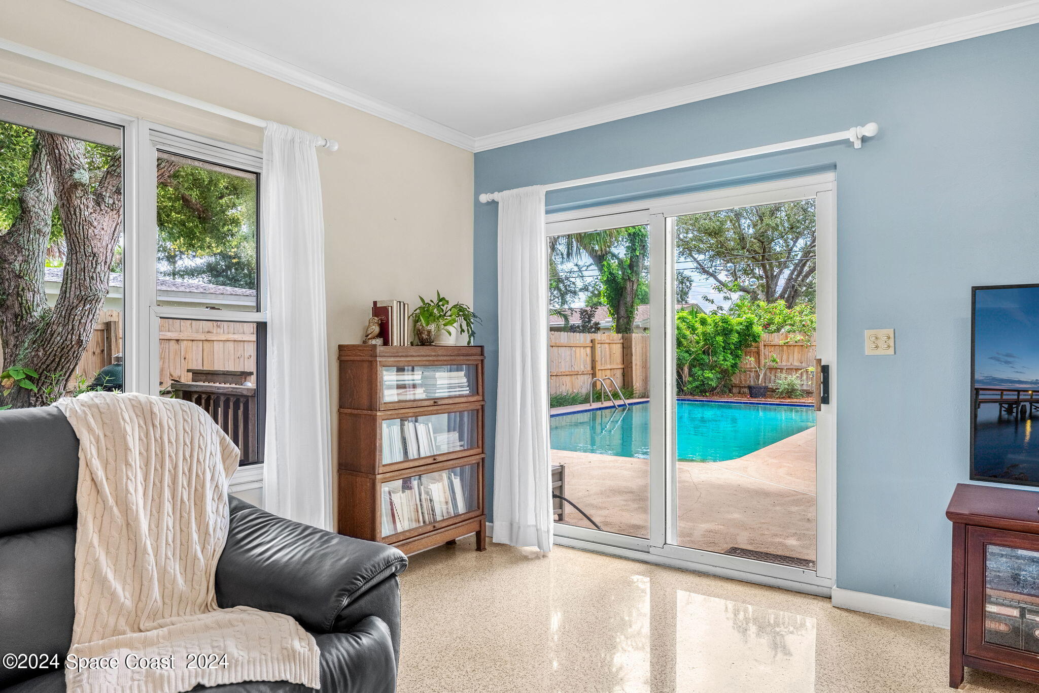 545 Seabreeze Drive
