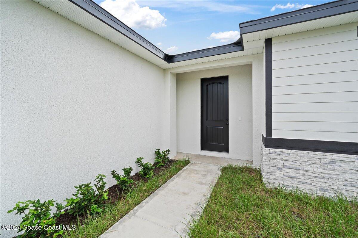 120 Silver Frost Street SE