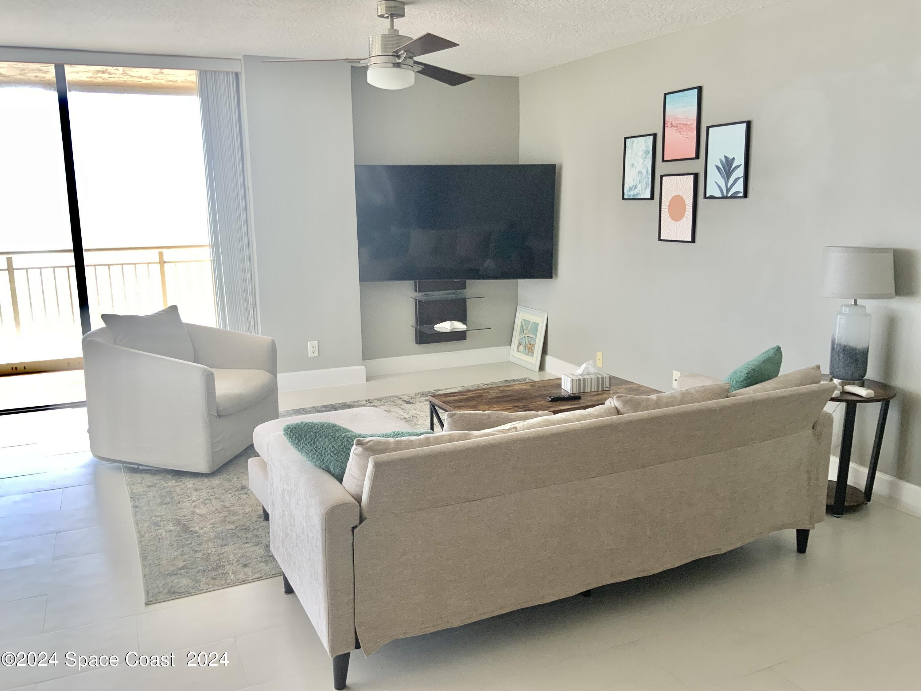 877 N Highway A1a, 1003