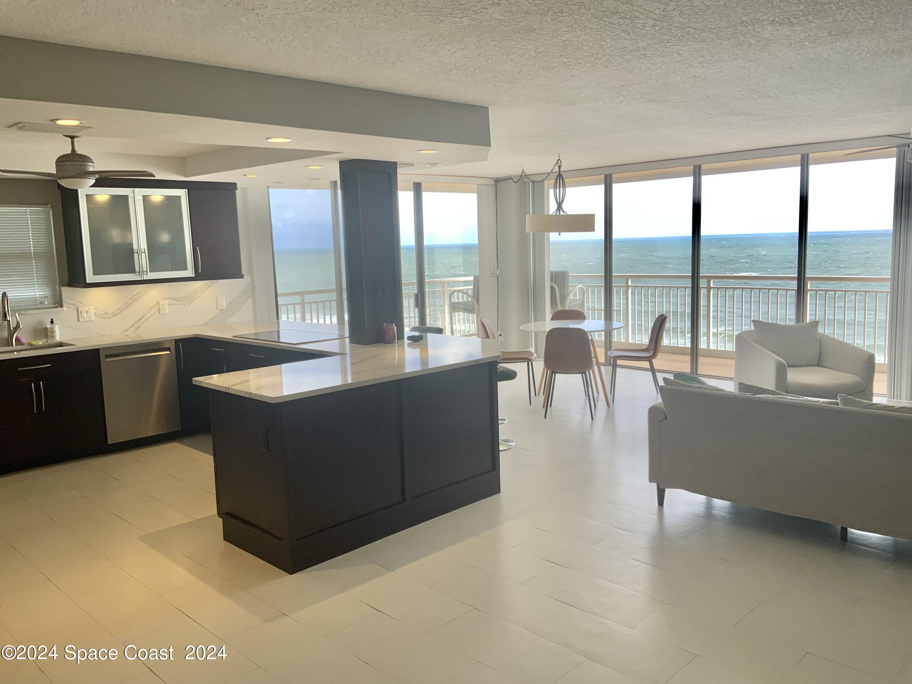 877 N Highway A1a, 1003