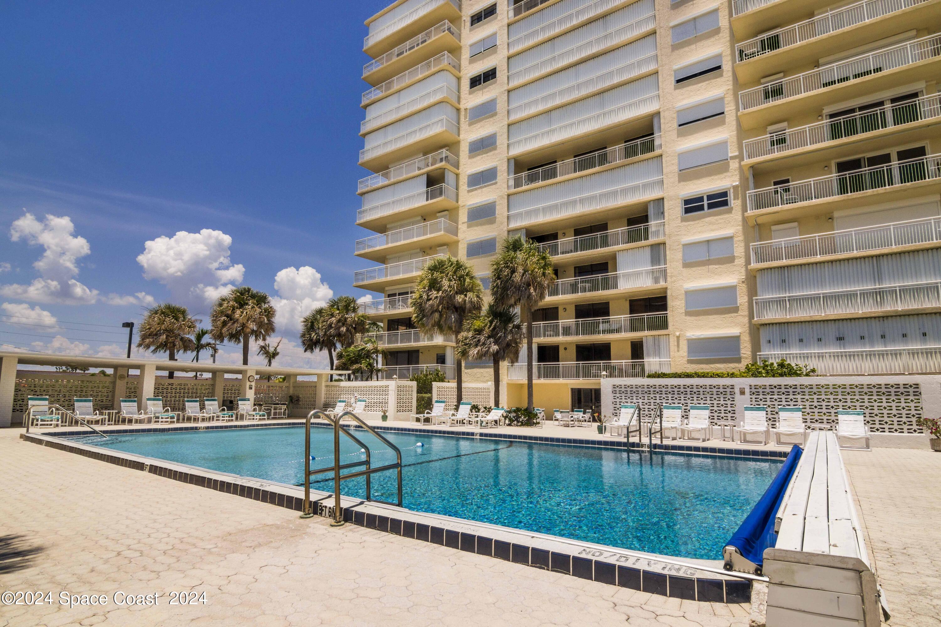 877 N Highway A1a, 1003