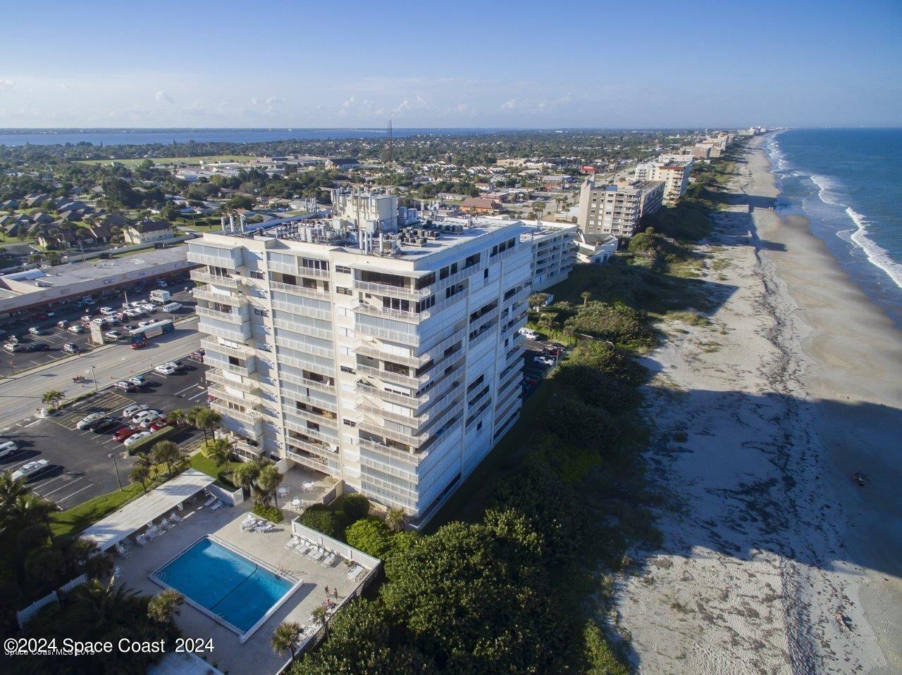 877 N Highway A1a, 1003