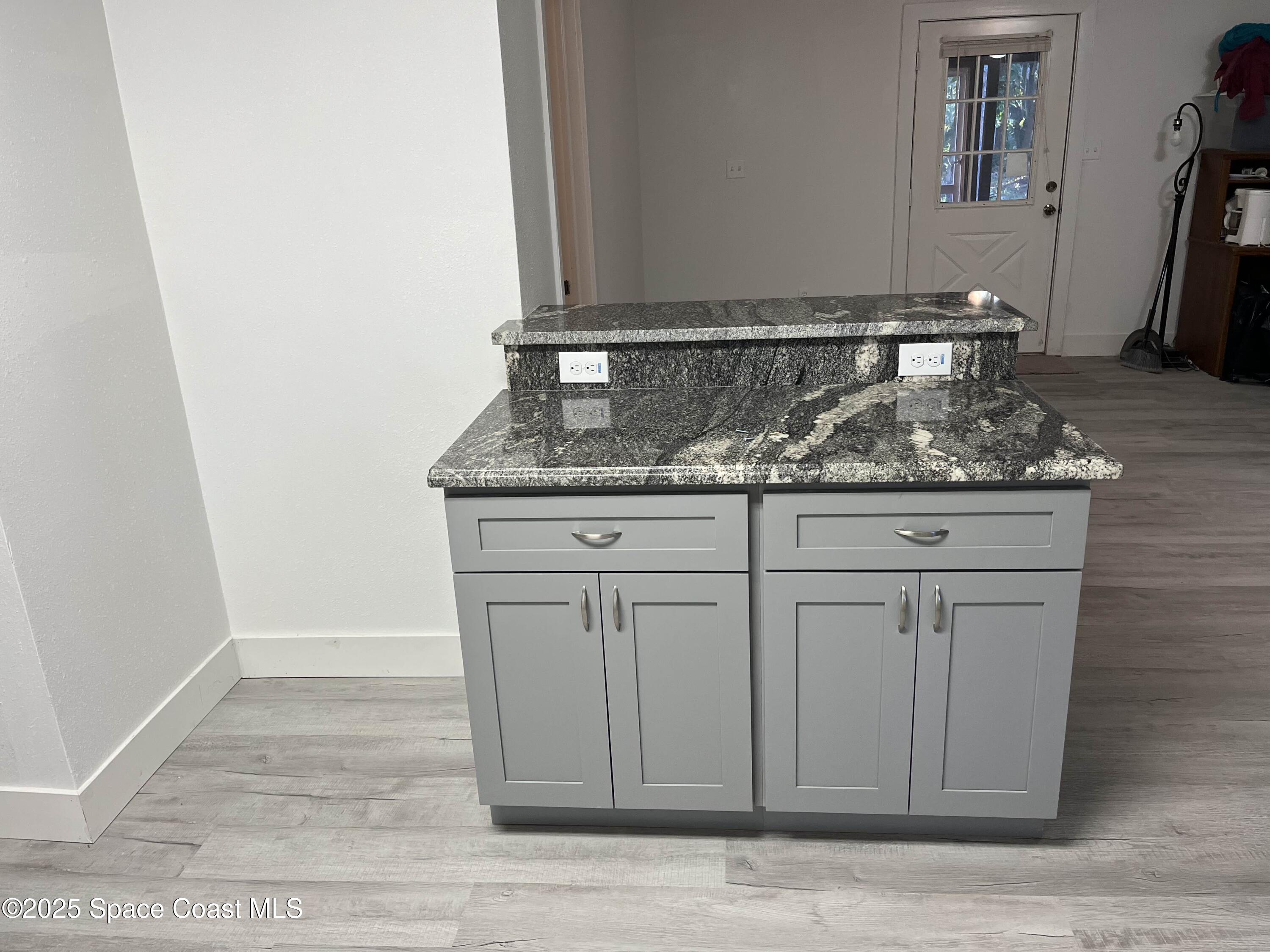 891 Hartsdale Avenue SW