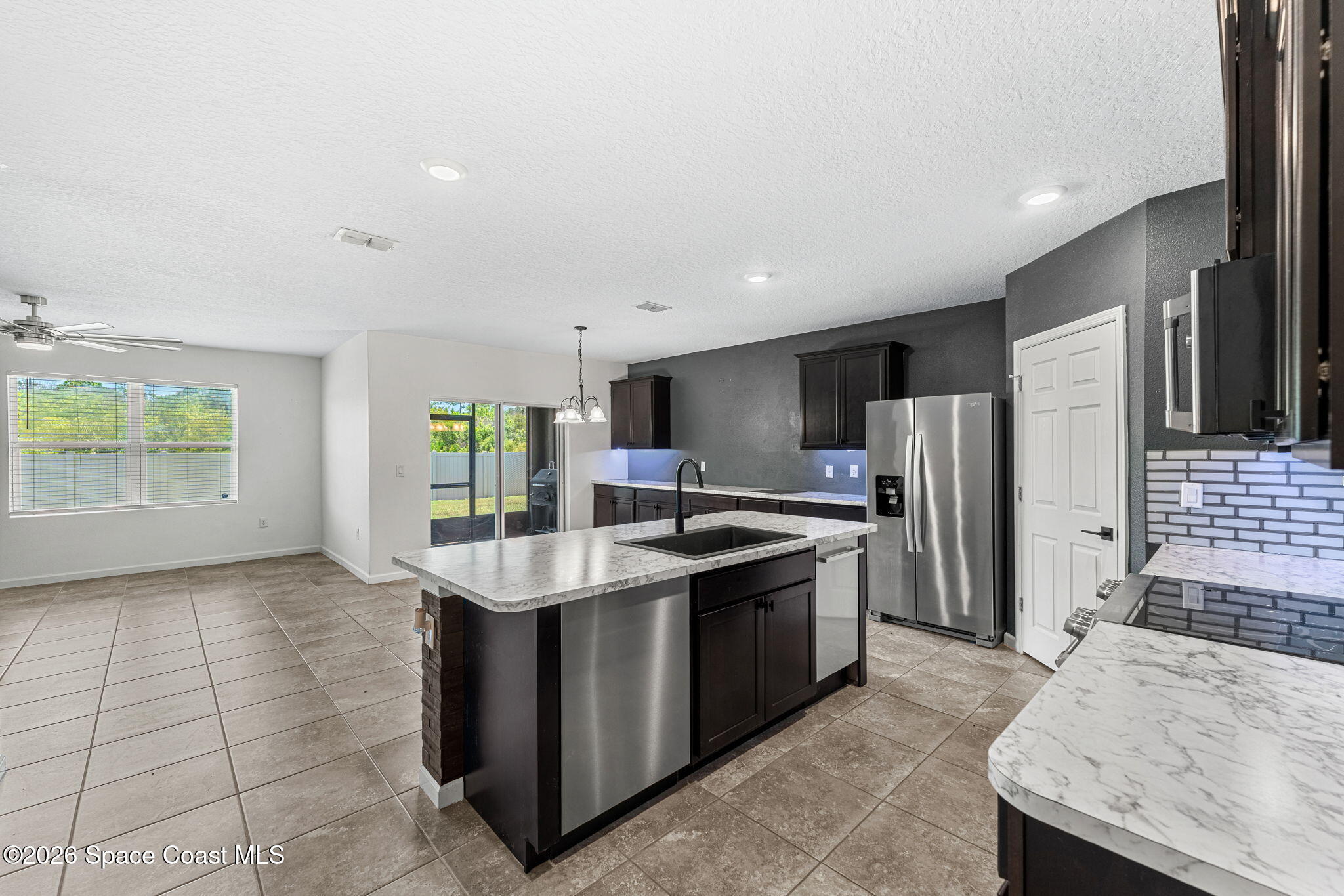 333 Guinevere Drive SW
